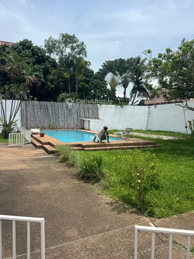 Villa basse 7 pièces avec piscine — Marcory Zone 4