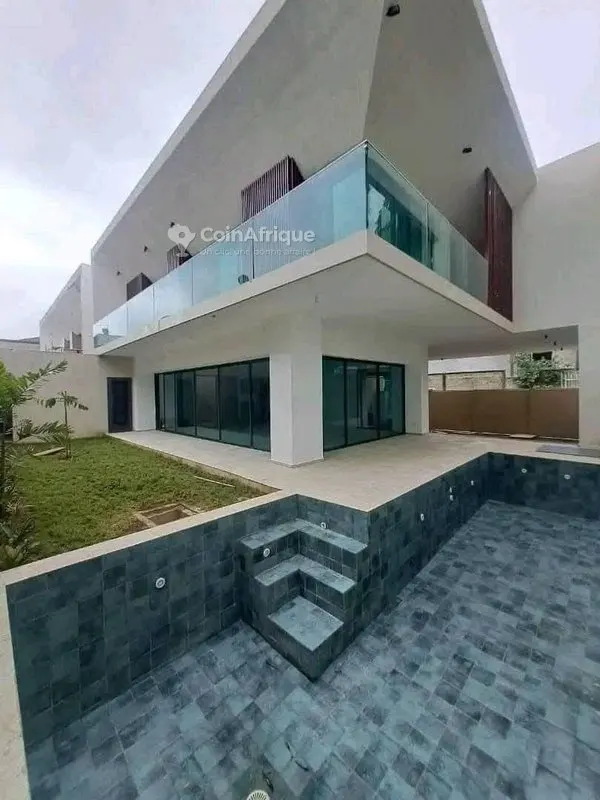 Villa duplex 7 pièces avec piscine — Cocody Riviera 3 Allabra