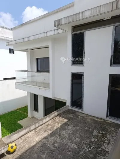 Villa duplex 6 pièces — Cocody Angré