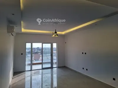 Appartement 4 pièces climatisé avec ascenseur — Marcory Zone 4
