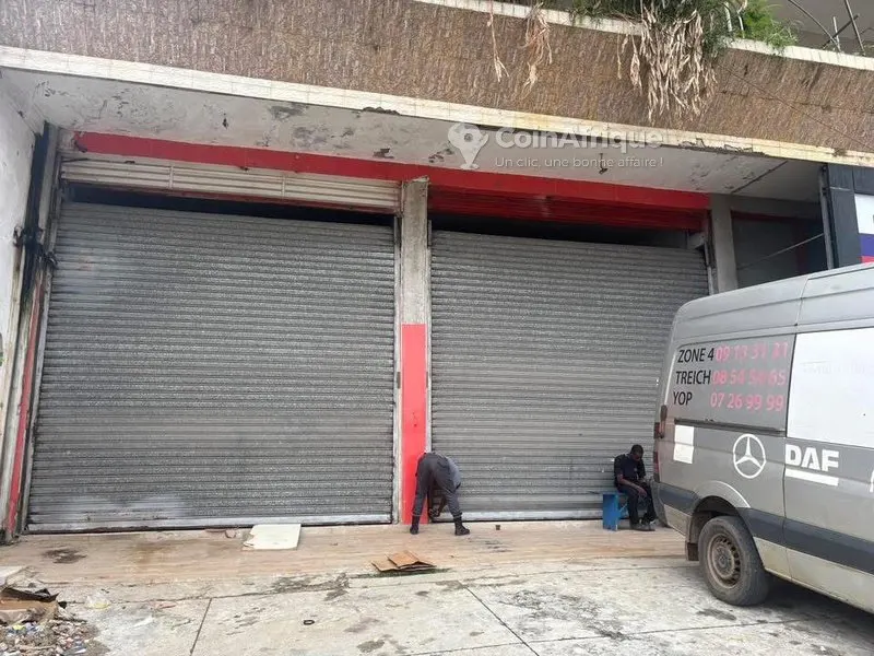 Local commercial 400 m² mezzanine — Marcory Zone 4