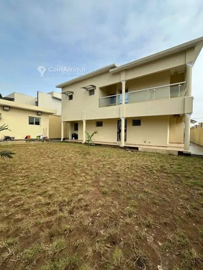 Villa duplex 6 pièces meublée — Cité Synasscas
